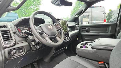 2025 RAM 3500 Tradesman Crew Cab 4x4 8' Box