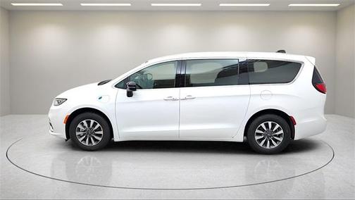 2025 Chrysler Pacifica Hybrid Select