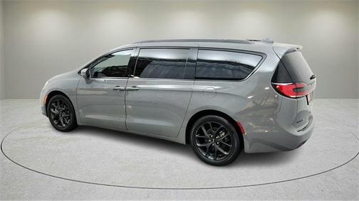 2021 Chrysler Pacifica Touring