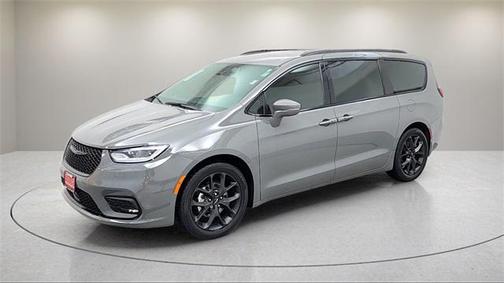 2021 Chrysler Pacifica Touring