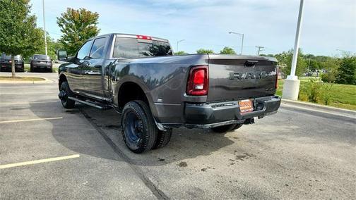 2025 RAM 3500 Tradesman Crew Cab 4x4 8' Box