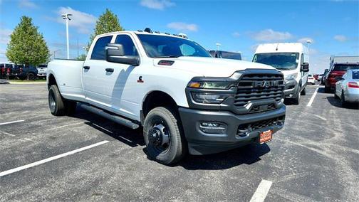 2025 RAM 3500 Tradesman Crew Cab 4x4 8' Box
