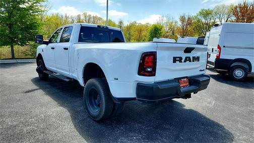2025 RAM 3500 Tradesman Crew Cab 4x4 8' Box