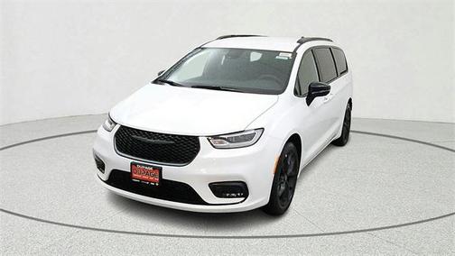 2026 Chrysler Pacifica L