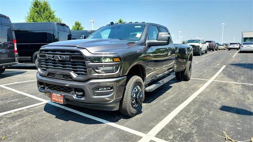 2025 RAM 3500 Big Horn Crew Cab 4x4 8' Box