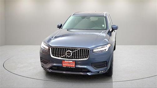 2022 Volvo XC90 T5 Momentum