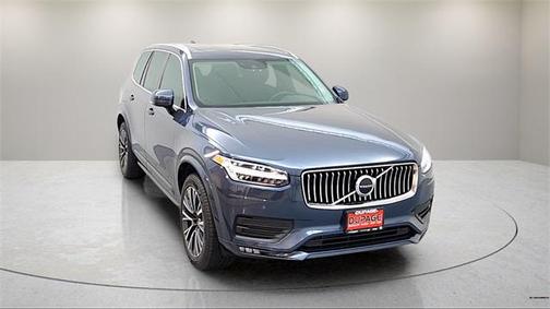 2022 Volvo XC90 T5 Momentum