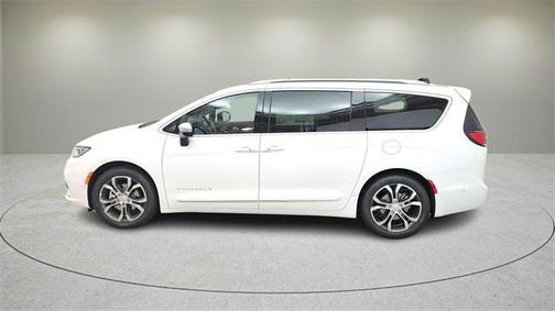 2025 Chrysler Pacifica L