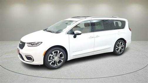 2025 Chrysler Pacifica L