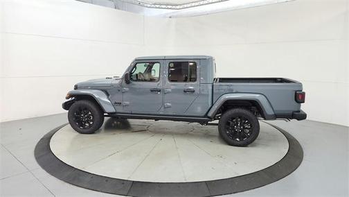 2025 Jeep Gladiator Nighthawk