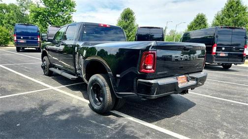 2025 RAM 3500 Big Horn Crew Cab 4x4 8' Box