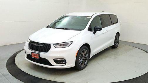 2026 Chrysler Pacifica L