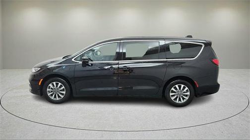 2025 Chrysler Pacifica Hybrid Select