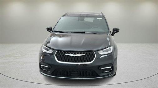 2025 Chrysler Pacifica Hybrid Select