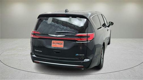 2025 Chrysler Pacifica Hybrid Select