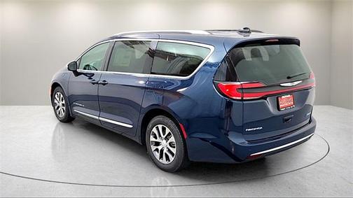2025 Chrysler Pacifica L