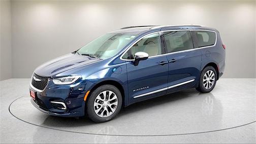 2025 Chrysler Pacifica L