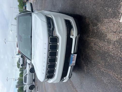 Bright White Clearcoat 2022 Jeep Wagoneer Series II 4x4
