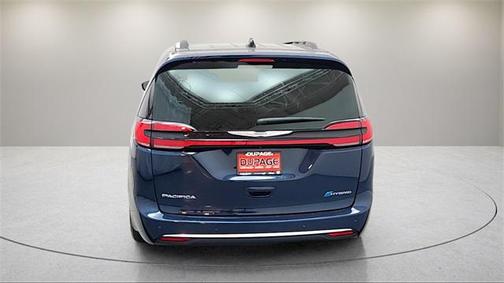 2025 Chrysler Pacifica L