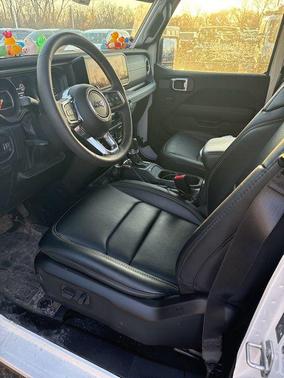 2024 Jeep Wrangler 4-Door Sahara 4x4