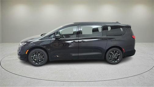2025 Chrysler Pacifica L