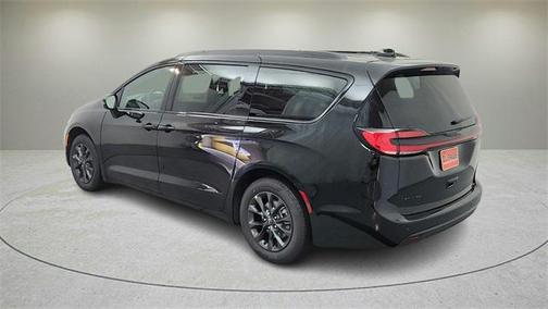 2025 Chrysler Pacifica L