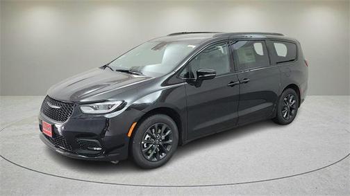 2025 Chrysler Pacifica L