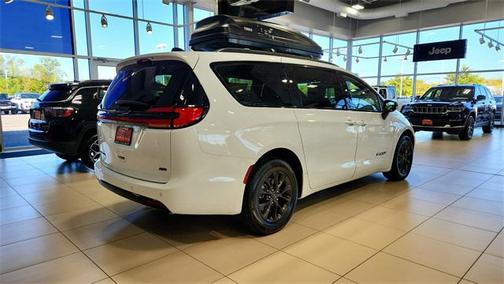 2025 Chrysler Pacifica L