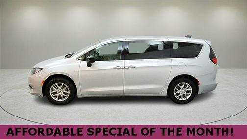 2024 Chrysler Voyager LX