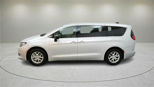 2024 Chrysler Voyager LX