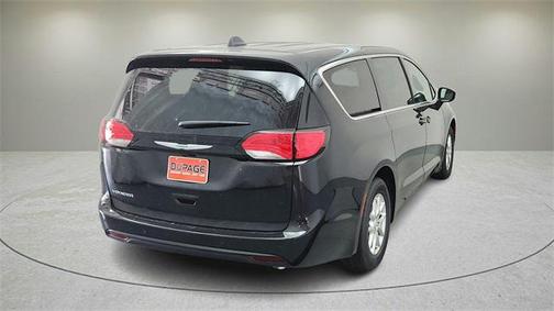 2025 Chrysler Voyager LX