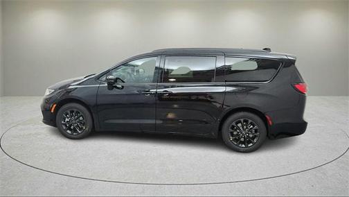 2025 Chrysler Pacifica L