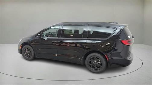 2025 Chrysler Pacifica Hybrid Premium S Appearance Pkg