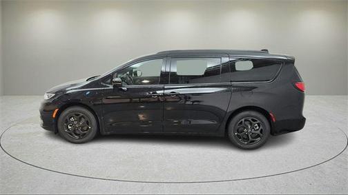 2025 Chrysler Pacifica Hybrid Premium S Appearance Pkg