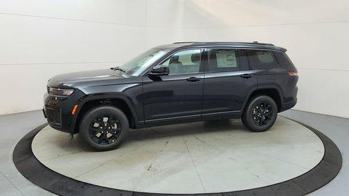 Diamond Black Crystal Pearlcoat 2026 Jeep Grand Cherokee L Altitude