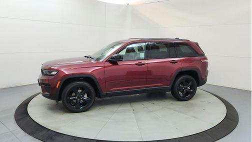 Velvet Red Pearlcoat 2023 Jeep Grand Cherokee Altitude