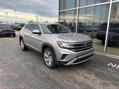 Silver Metallic 2020 Volkswagen Atlas Cross Sport 2.0T SEL