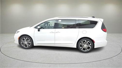 2025 Chrysler Pacifica L