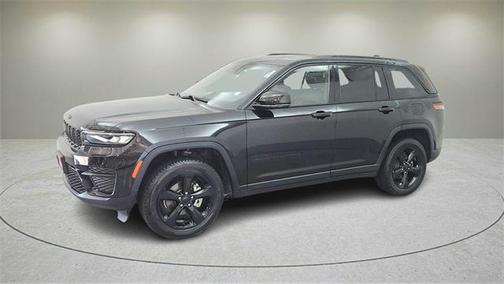 2022 Jeep Grand Cherokee Altitude