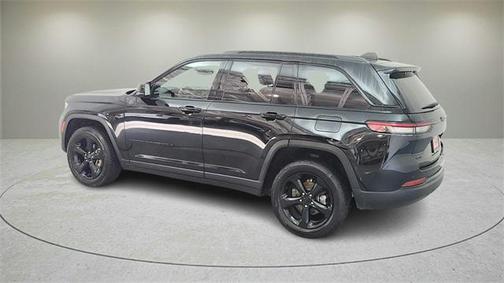 2022 Jeep Grand Cherokee Altitude