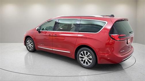 2025 Chrysler Pacifica L