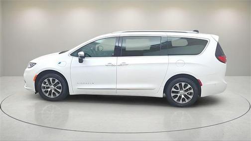 2025 Chrysler Pacifica L