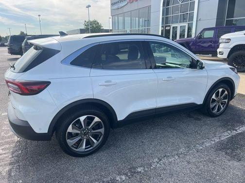 STAR WHITE METALLIC TRI-COAT 2023 Ford Escape Platinum