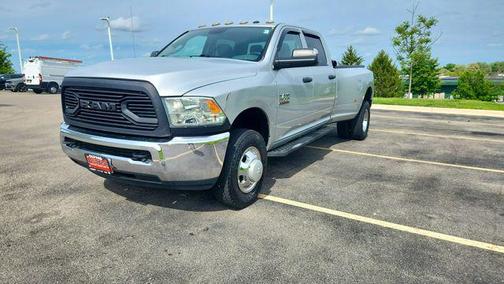 Bright Silver Metallic Clearcoat 2018 RAM 3500 Tradesman Crew Cab 4x4 8' Box