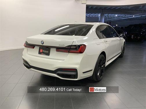 2022 BMW 740 i