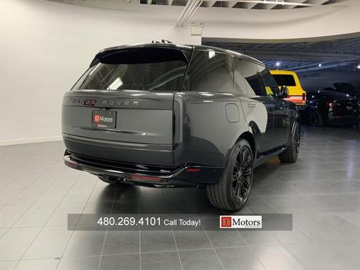 2025 Land Rover Range Rover P530 SE