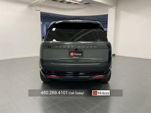 2025 Land Rover Range Rover P550e SE