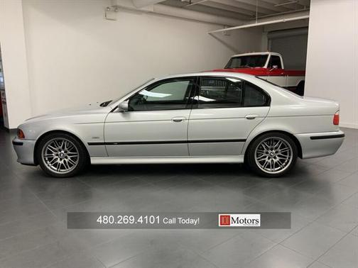 2002 BMW M5 Base