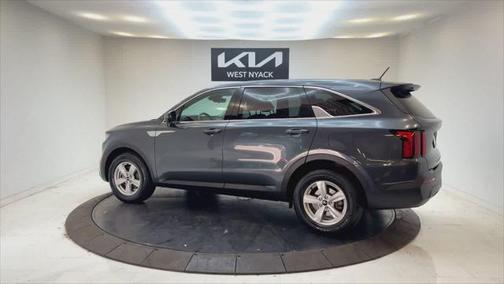 2022 Kia Sorento LX