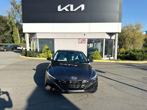 2022 Hyundai ELANTRA Limited